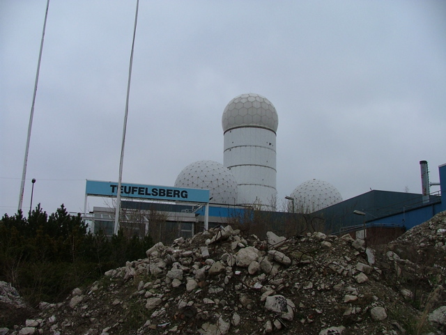 Field Station Berlin (Teufelsberg), View from parking ground